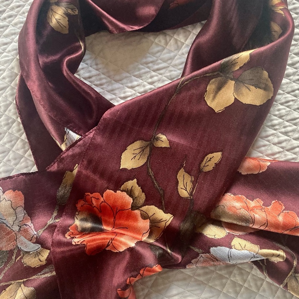 ANNE KLEIN, vintage long silk scarf - Picture 2 of 10